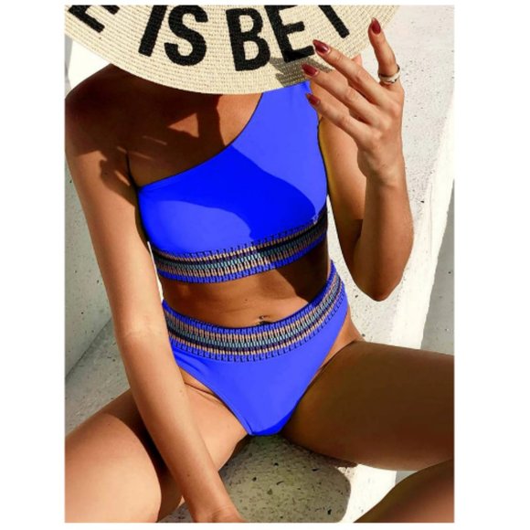 This swimsuit did not fit me. - Picture 1 of 2
